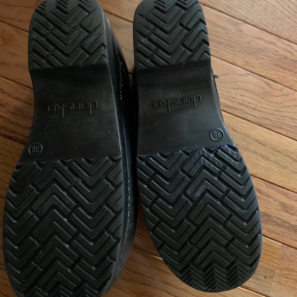 Women’s Classic Black Dansko Clog - Picture 5 of 5